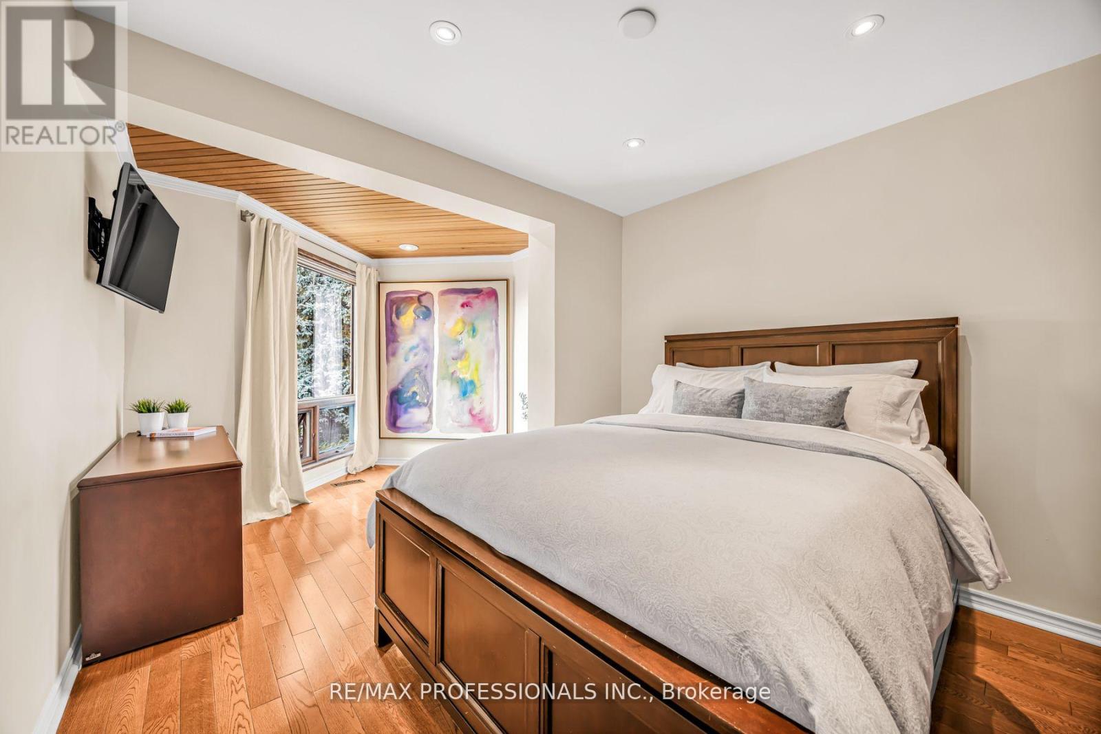 16 Woodpark Road, Toronto, Ontario  M9P 1L9 - Photo 28 - W12536668