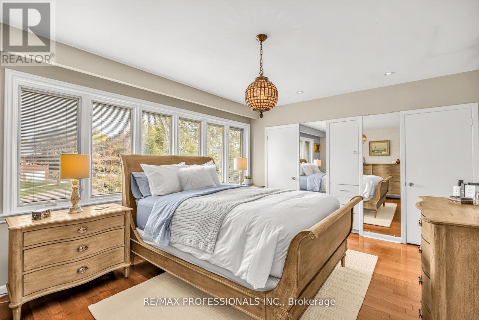 16 Woodpark Road, Toronto, Ontario  M9P 1L9 - Photo 36 - W12536668