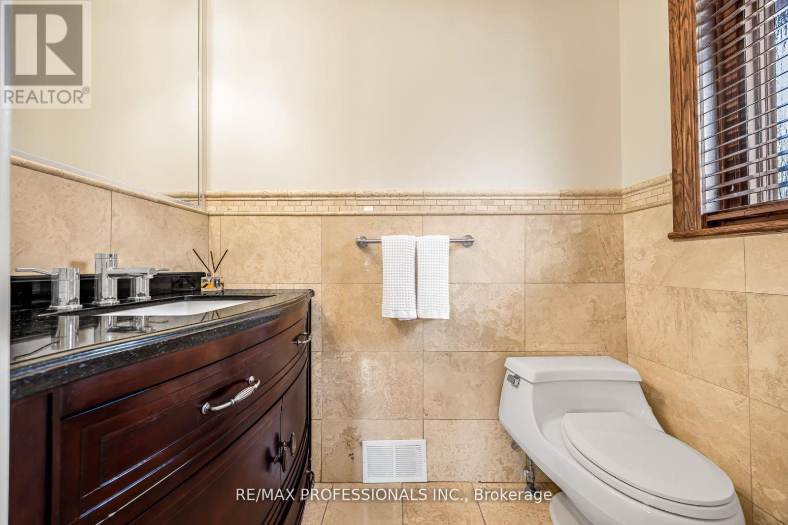 16 Woodpark Road, Toronto, Ontario  M9P 1L9 - Photo 37 - W12536668