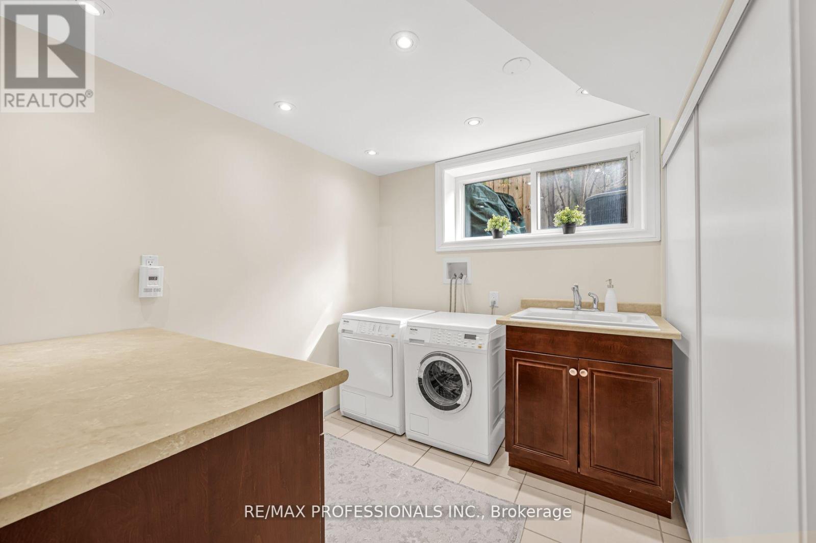 16 Woodpark Road, Toronto, Ontario  M9P 1L9 - Photo 42 - W12536668