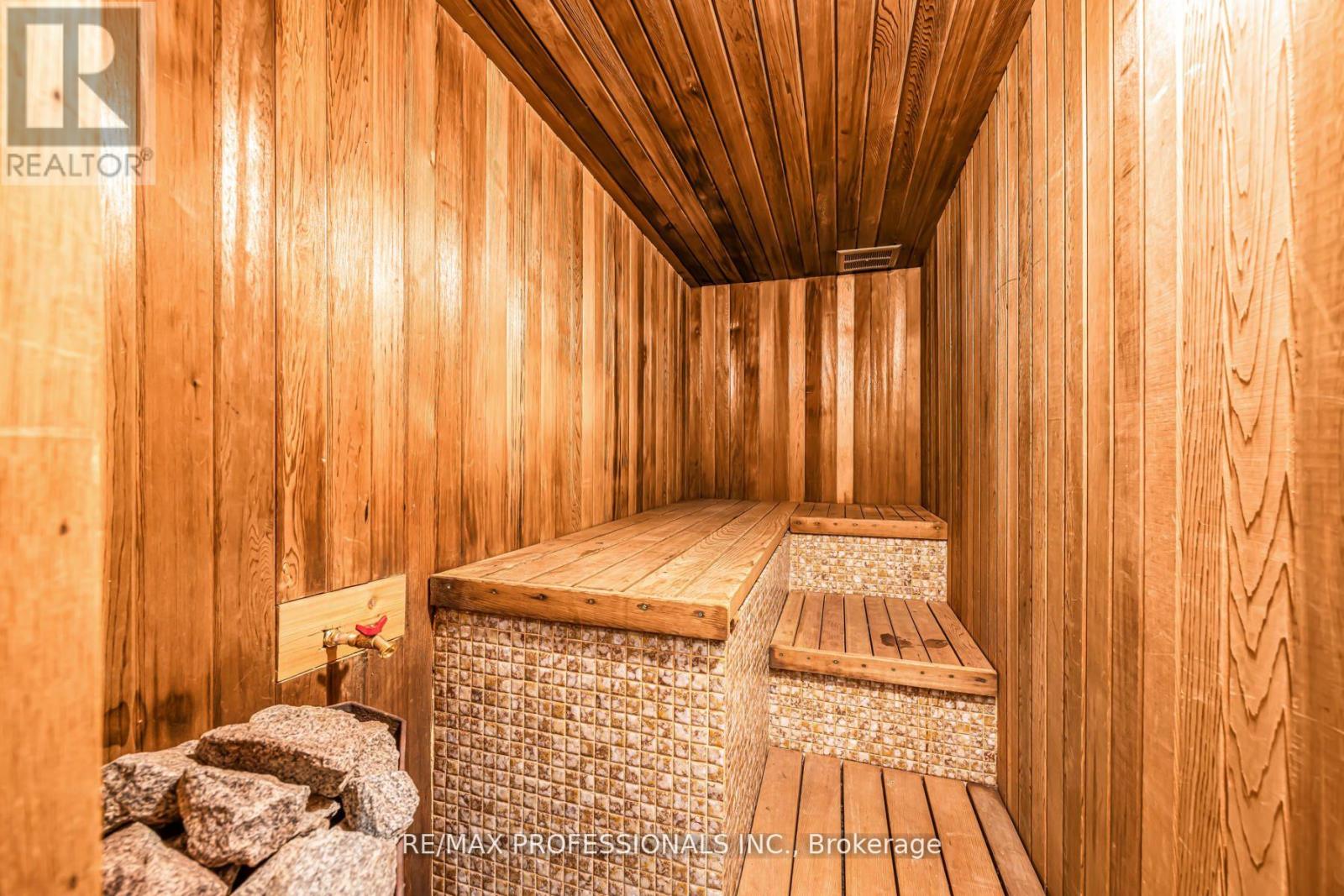 16 Woodpark Road, Toronto, Ontario  M9P 1L9 - Photo 44 - W12536668