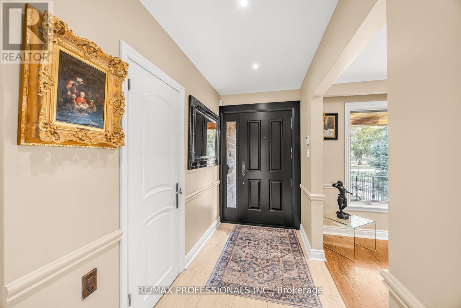 16 Woodpark Road, Toronto, Ontario  M9P 1L9 - Photo 8 - W12536668