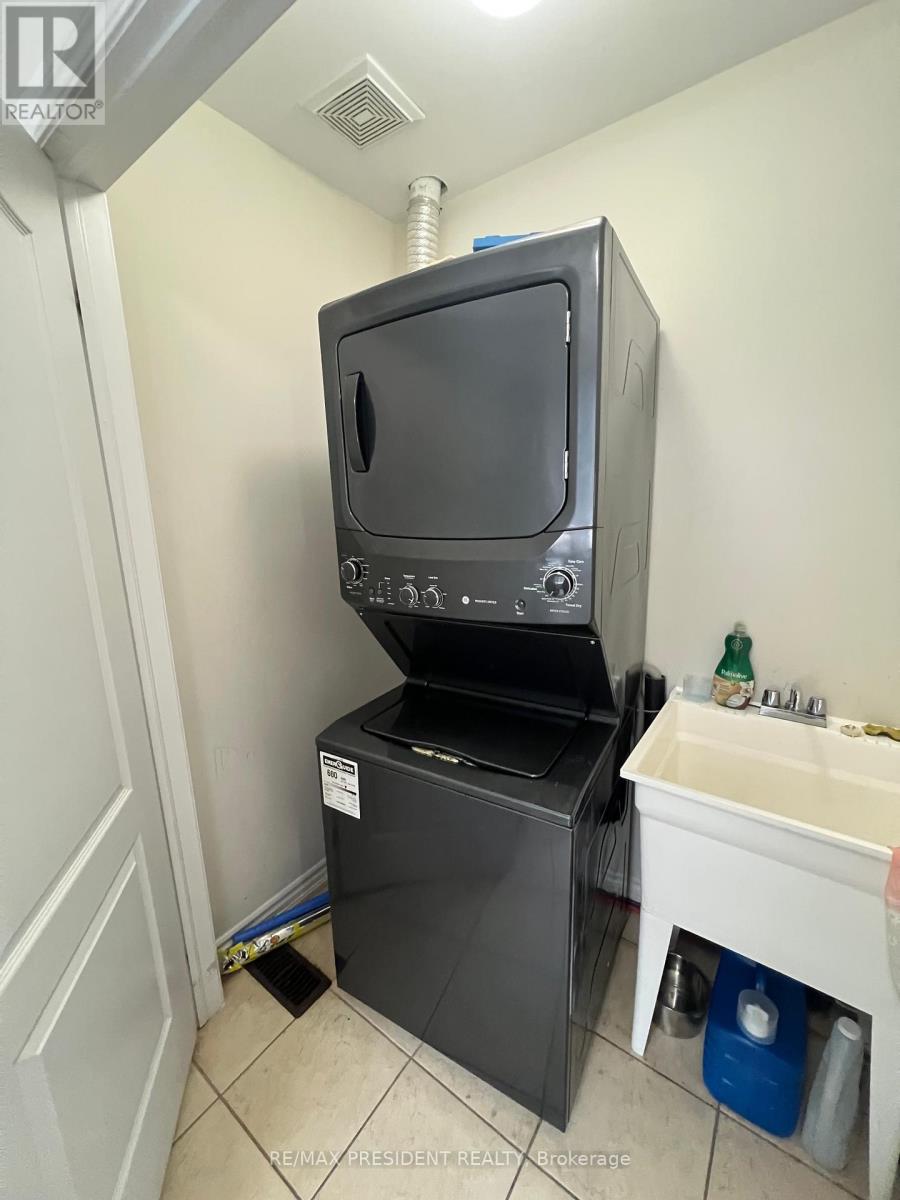 13 Sprucewood Road, Brampton, Ontario  L6Z 0B4 - Photo 10 - W12536696