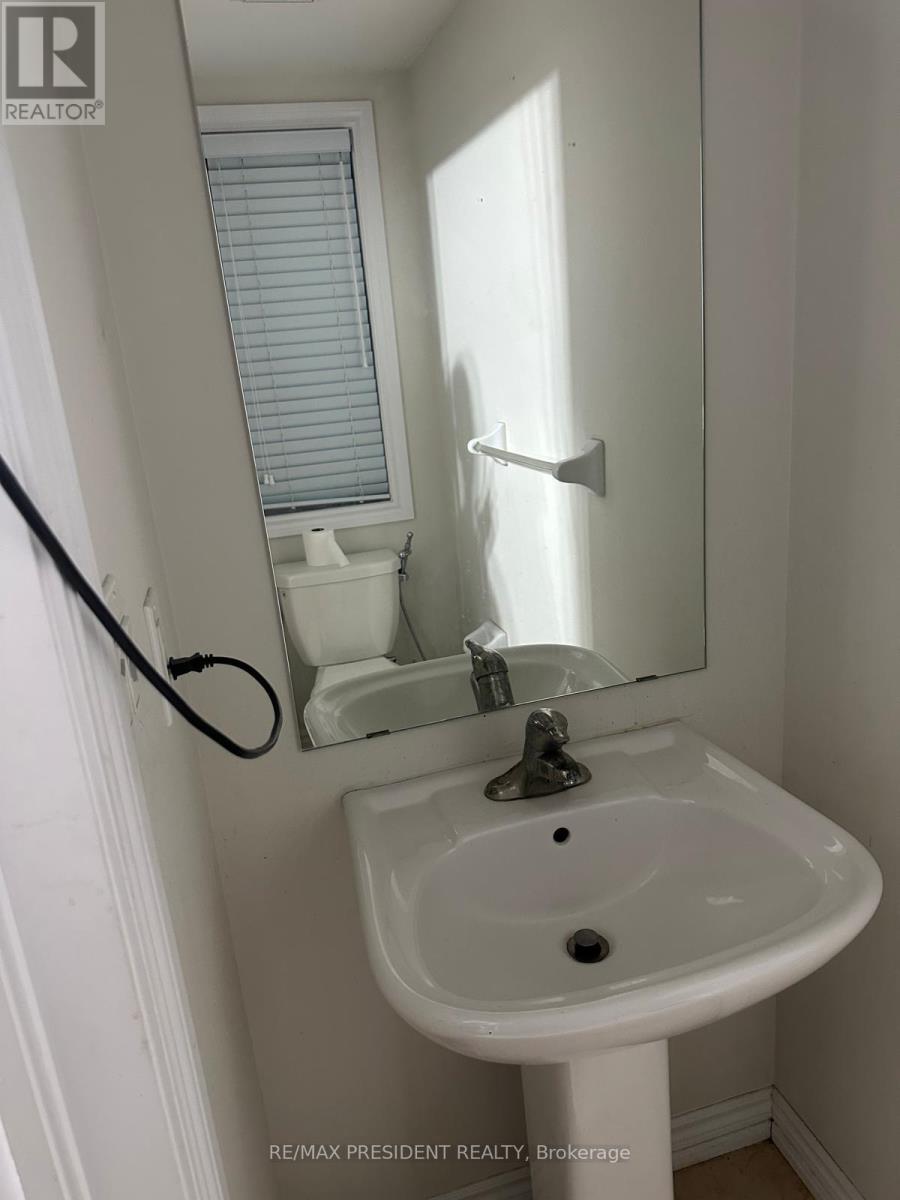 13 Sprucewood Road, Brampton, Ontario  L6Z 0B4 - Photo 24 - W12536696