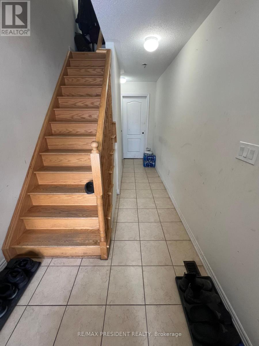 13 Sprucewood Road, Brampton, Ontario  L6Z 0B4 - Photo 3 - W12536696