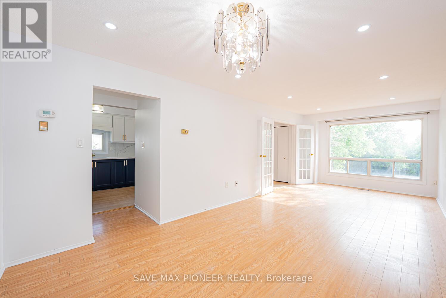 122 Centre Street N, Brampton, Ontario  L6V 2Z3 - Photo 12 - W12536710