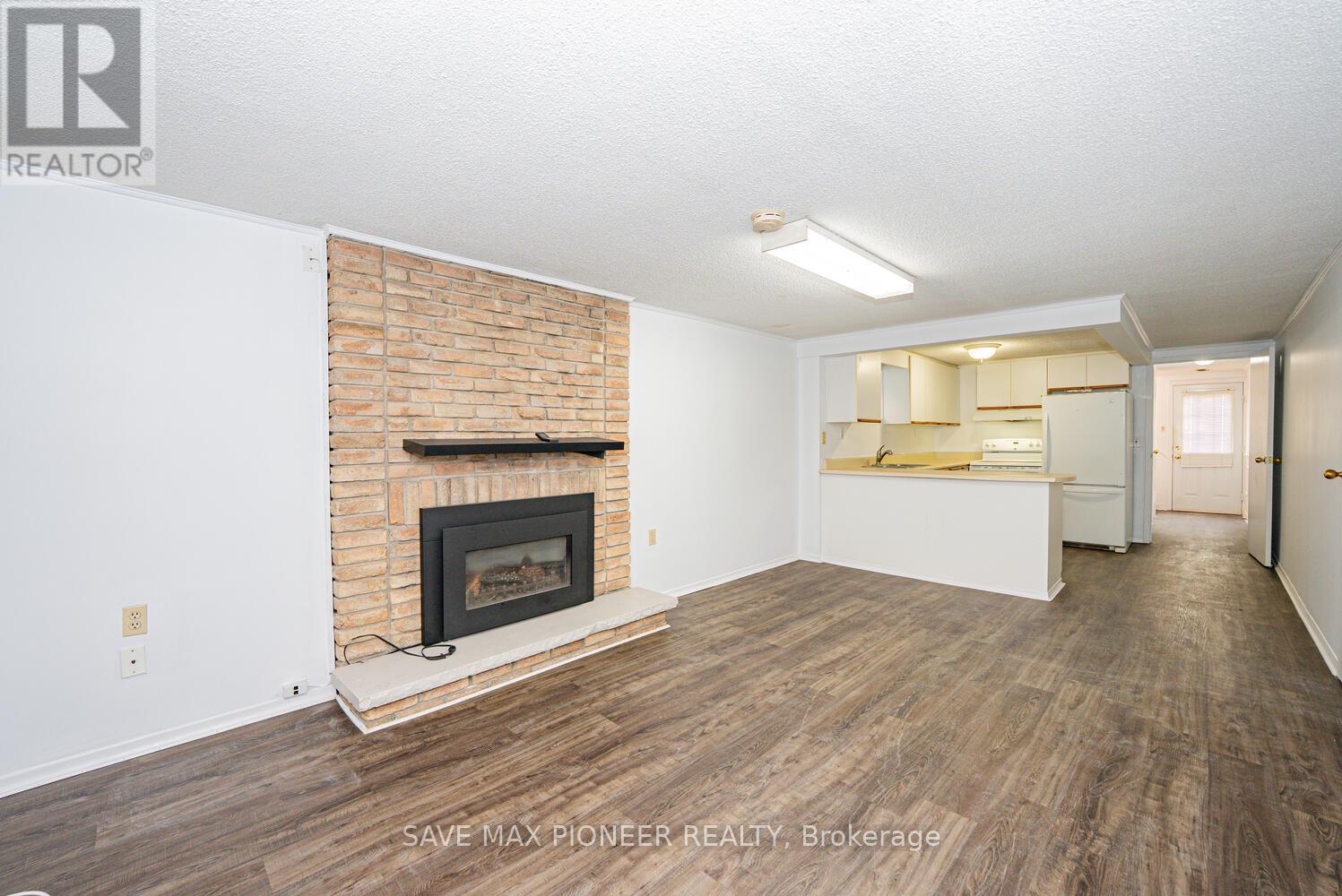 122 Centre Street N, Brampton, Ontario  L6V 2Z3 - Photo 32 - W12536710