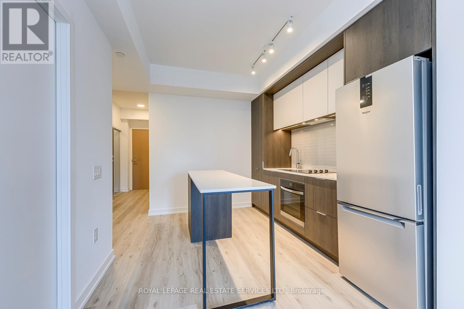 1506 - 395 Square One Drive, Mississauga, Ontario  L5B 0P6 - Photo 11 - W12536712