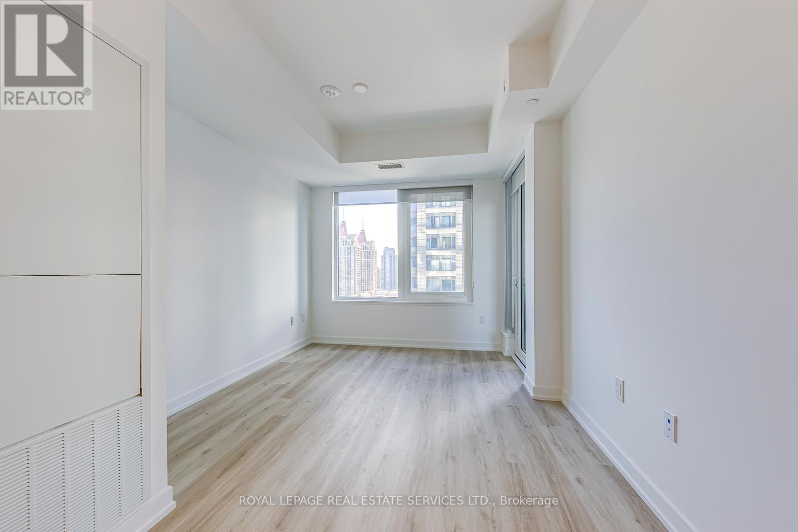 1506 - 395 Square One Drive, Mississauga, Ontario  L5B 0P6 - Photo 15 - W12536712