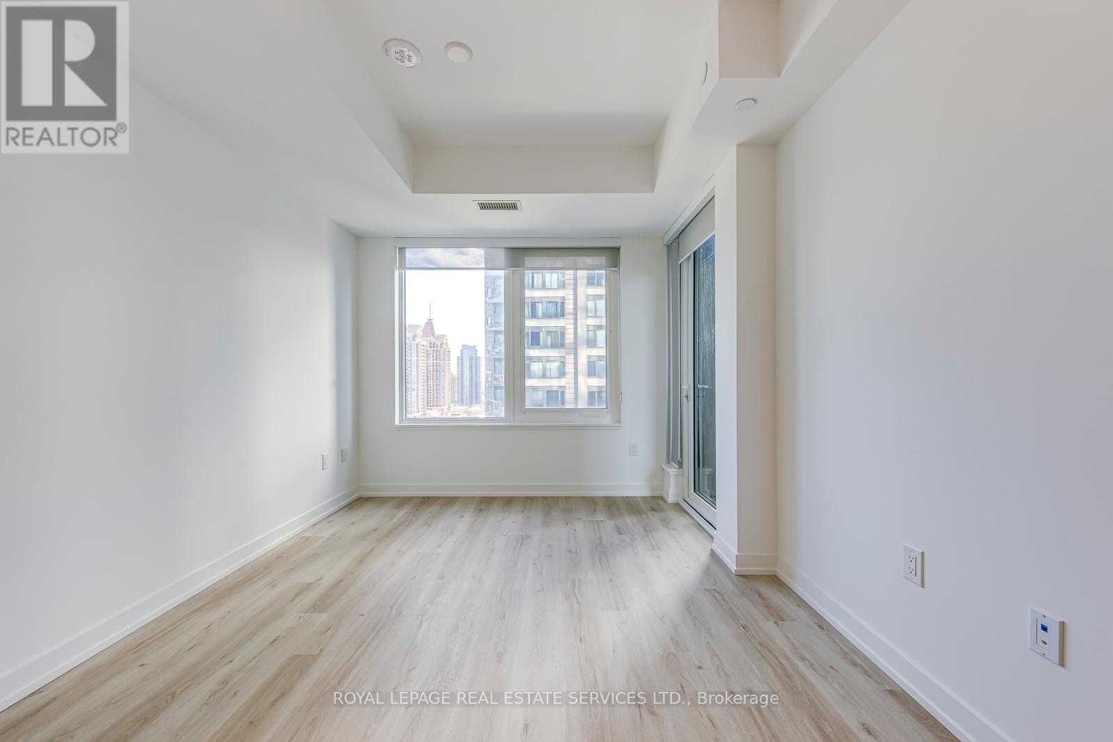 1506 - 395 Square One Drive, Mississauga, Ontario  L5B 0P6 - Photo 16 - W12536712