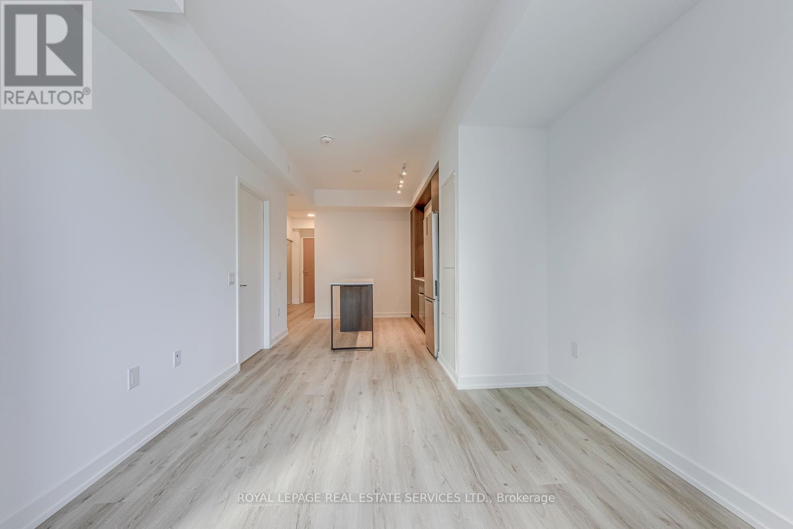 1506 - 395 Square One Drive, Mississauga, Ontario  L5B 0P6 - Photo 17 - W12536712