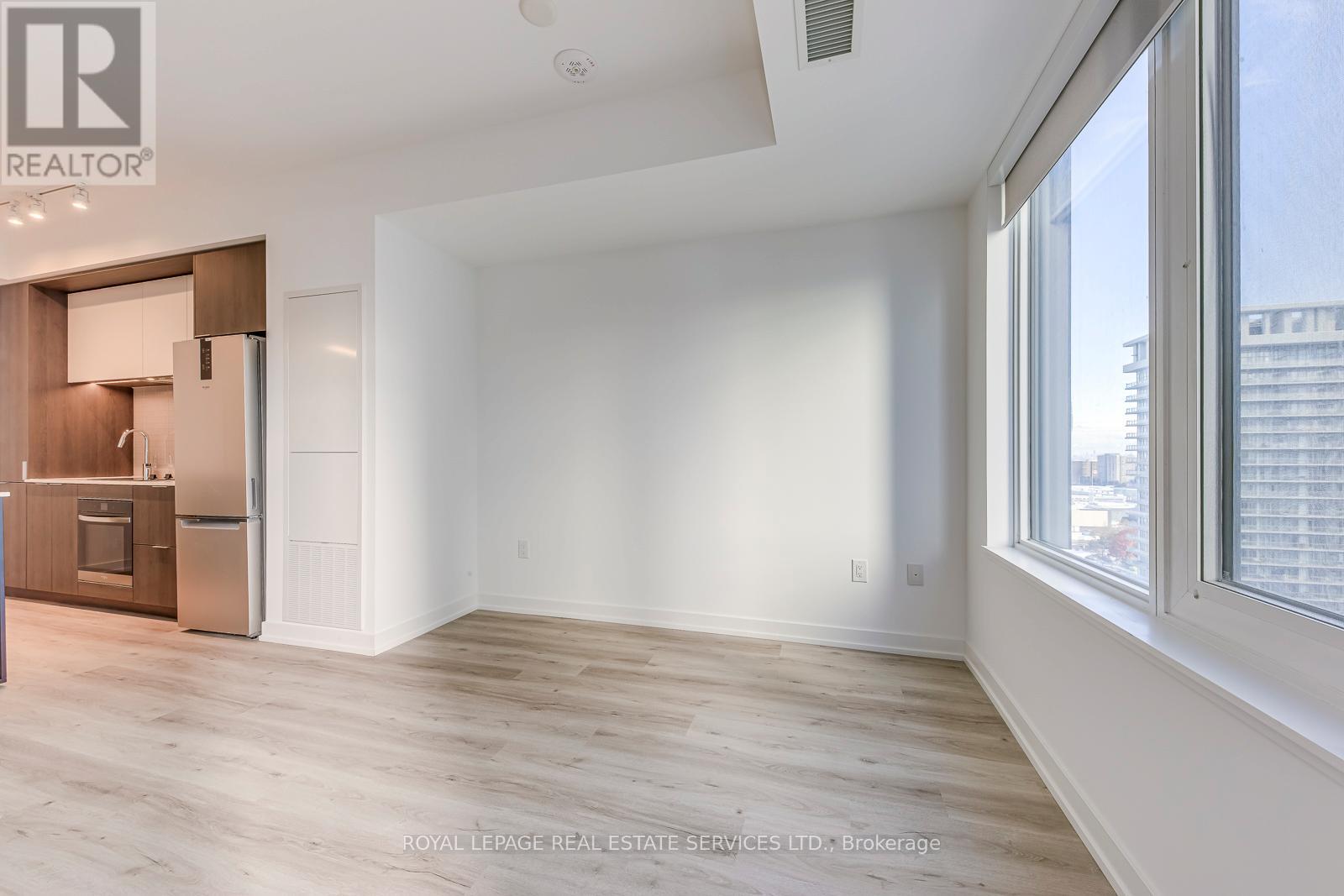 1506 - 395 Square One Drive, Mississauga, Ontario  L5B 0P6 - Photo 18 - W12536712