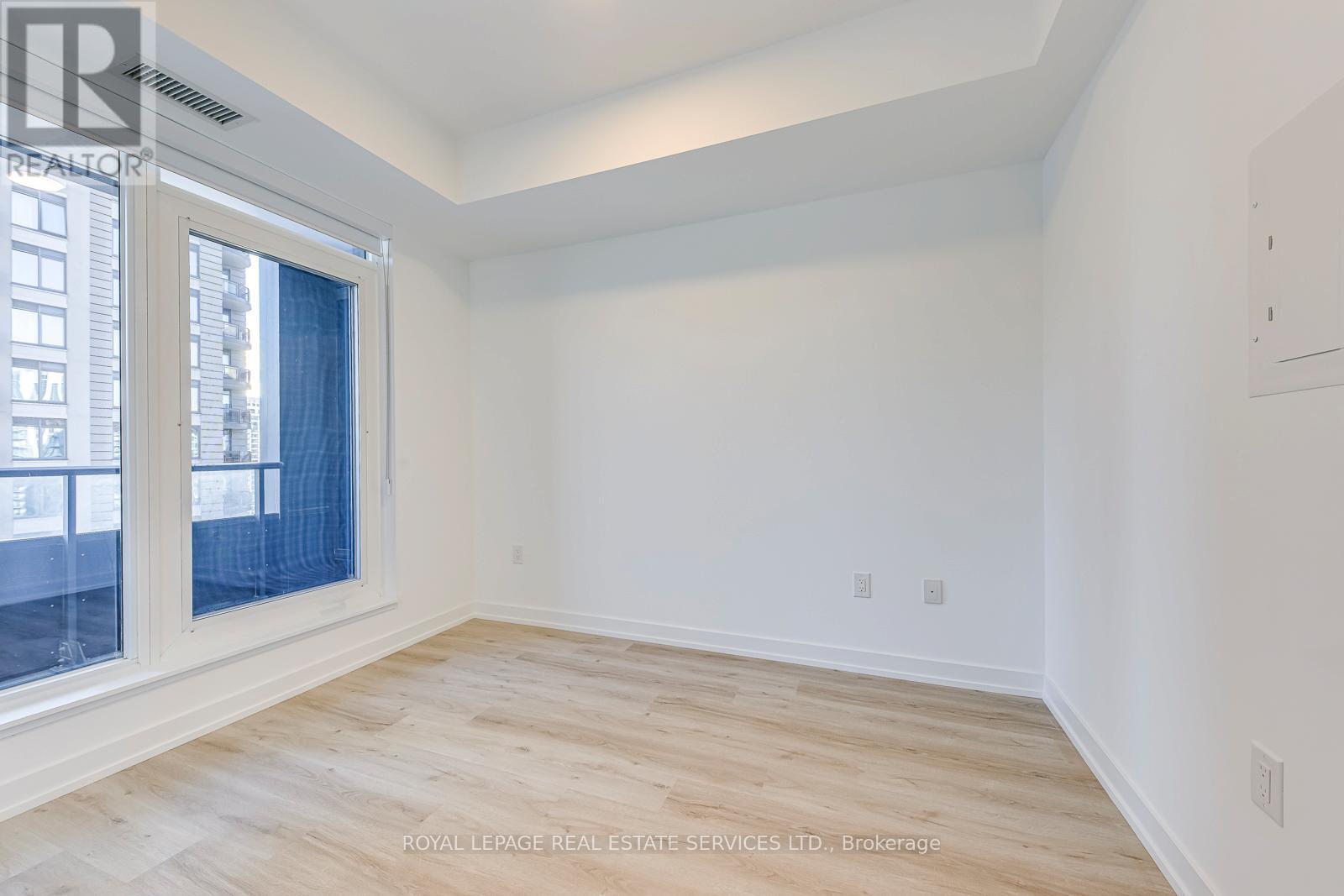 1506 - 395 Square One Drive, Mississauga, Ontario  L5B 0P6 - Photo 21 - W12536712