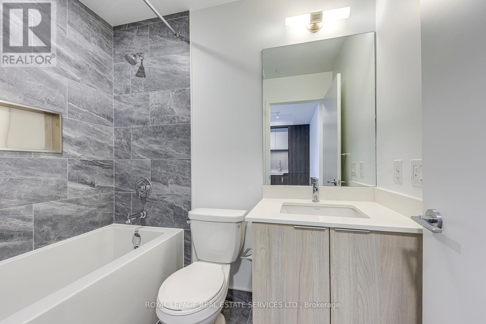 1506 - 395 Square One Drive, Mississauga, Ontario  L5B 0P6 - Photo 25 - W12536712