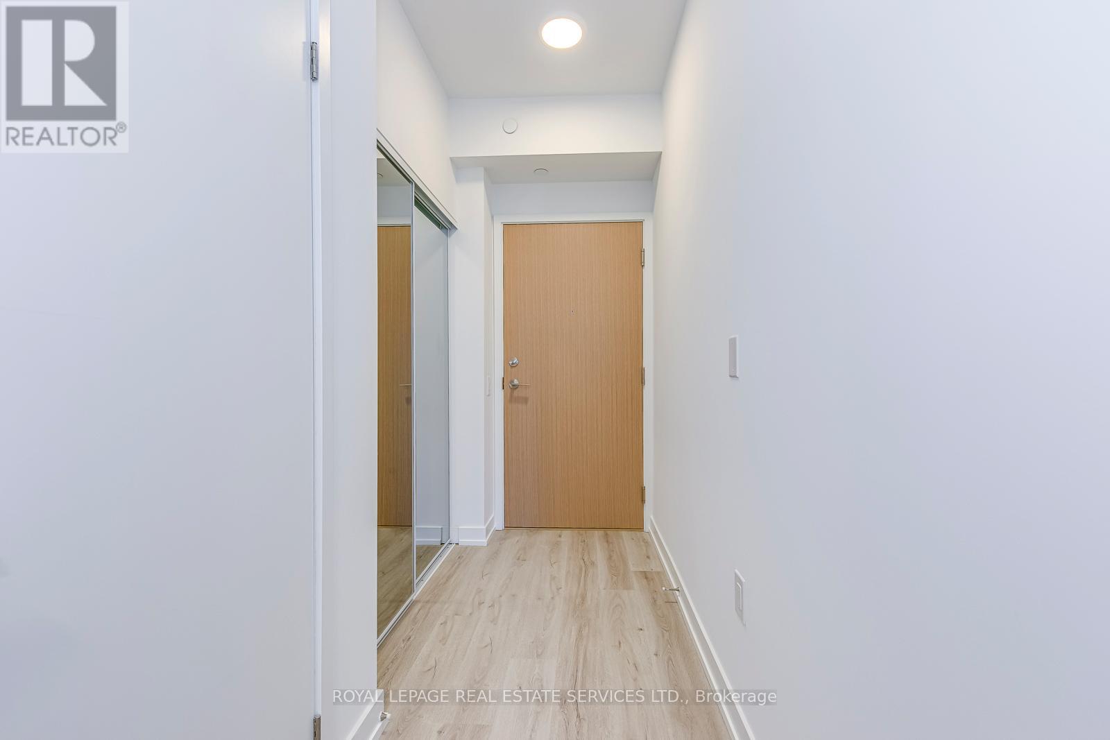 1506 - 395 Square One Drive, Mississauga, Ontario  L5B 0P6 - Photo 6 - W12536712