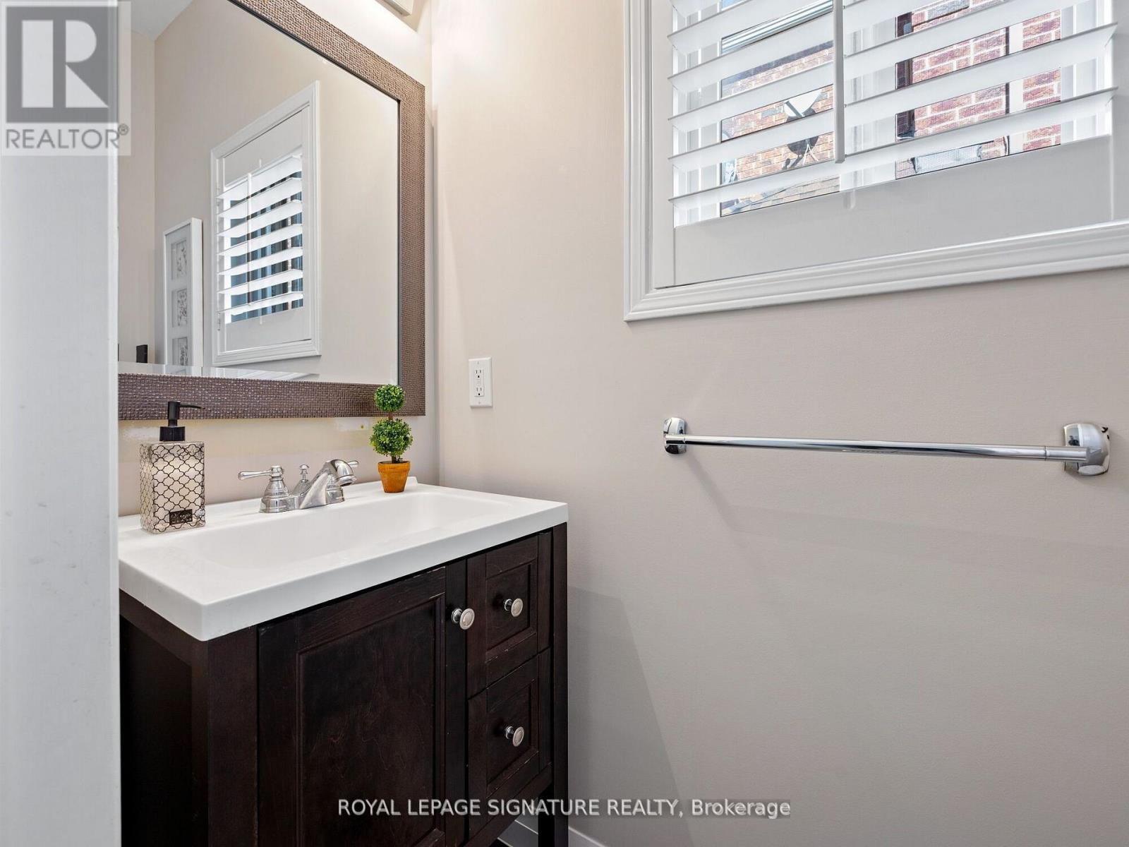 5015 Dubonet Drive, Mississauga, Ontario  L5M 7W8 - Photo 11 - W12536732