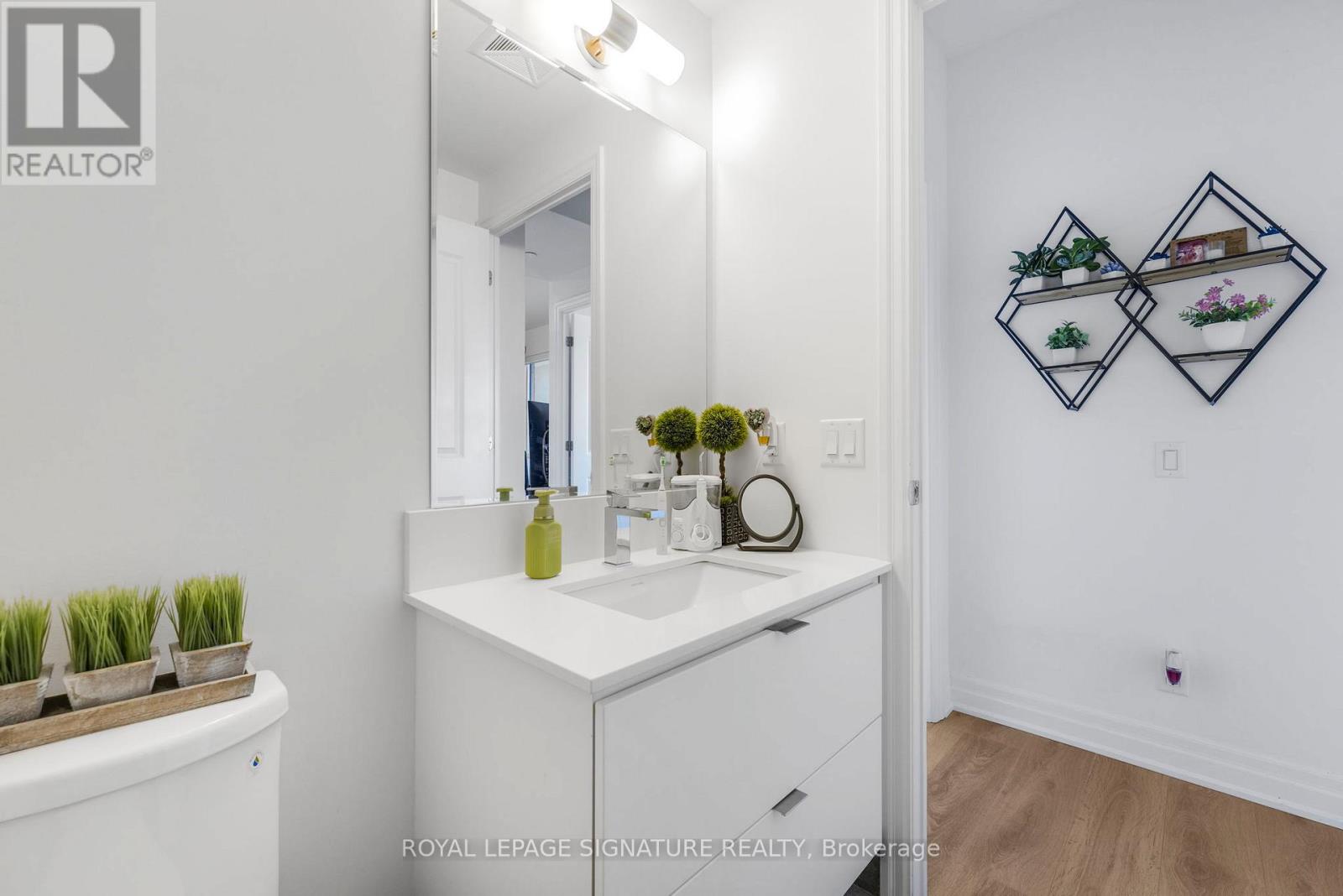 1602 - 36 Elm Drive, Mississauga, Ontario  L5B 0N3 - Photo 17 - W12536734