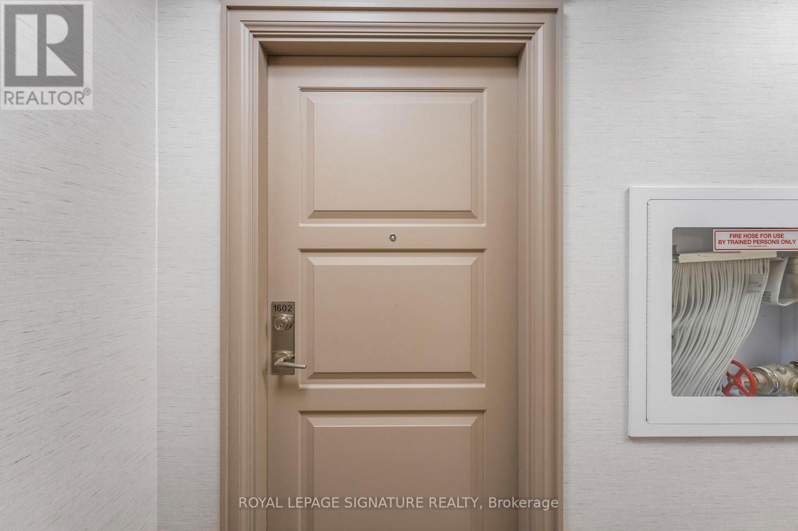 1602 - 36 Elm Drive, Mississauga, Ontario  L5B 0N3 - Photo 2 - W12536734