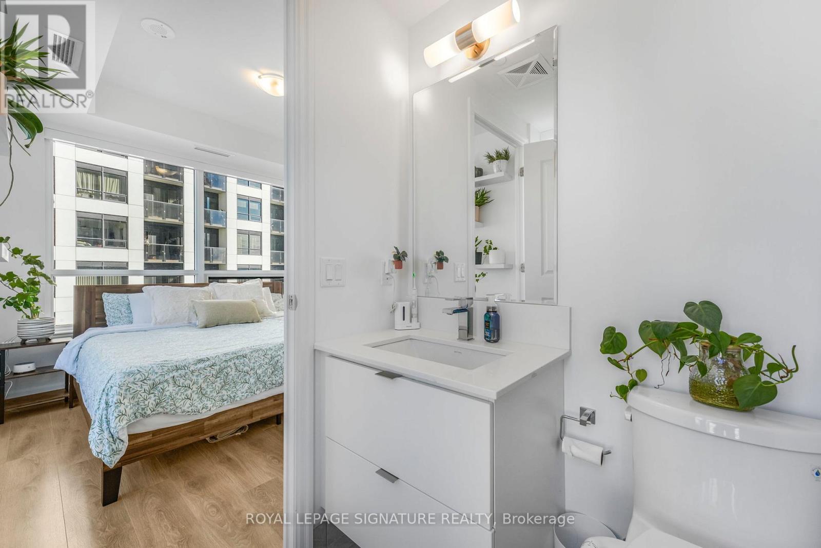 1602 - 36 Elm Drive, Mississauga, Ontario  L5B 0N3 - Photo 20 - W12536734