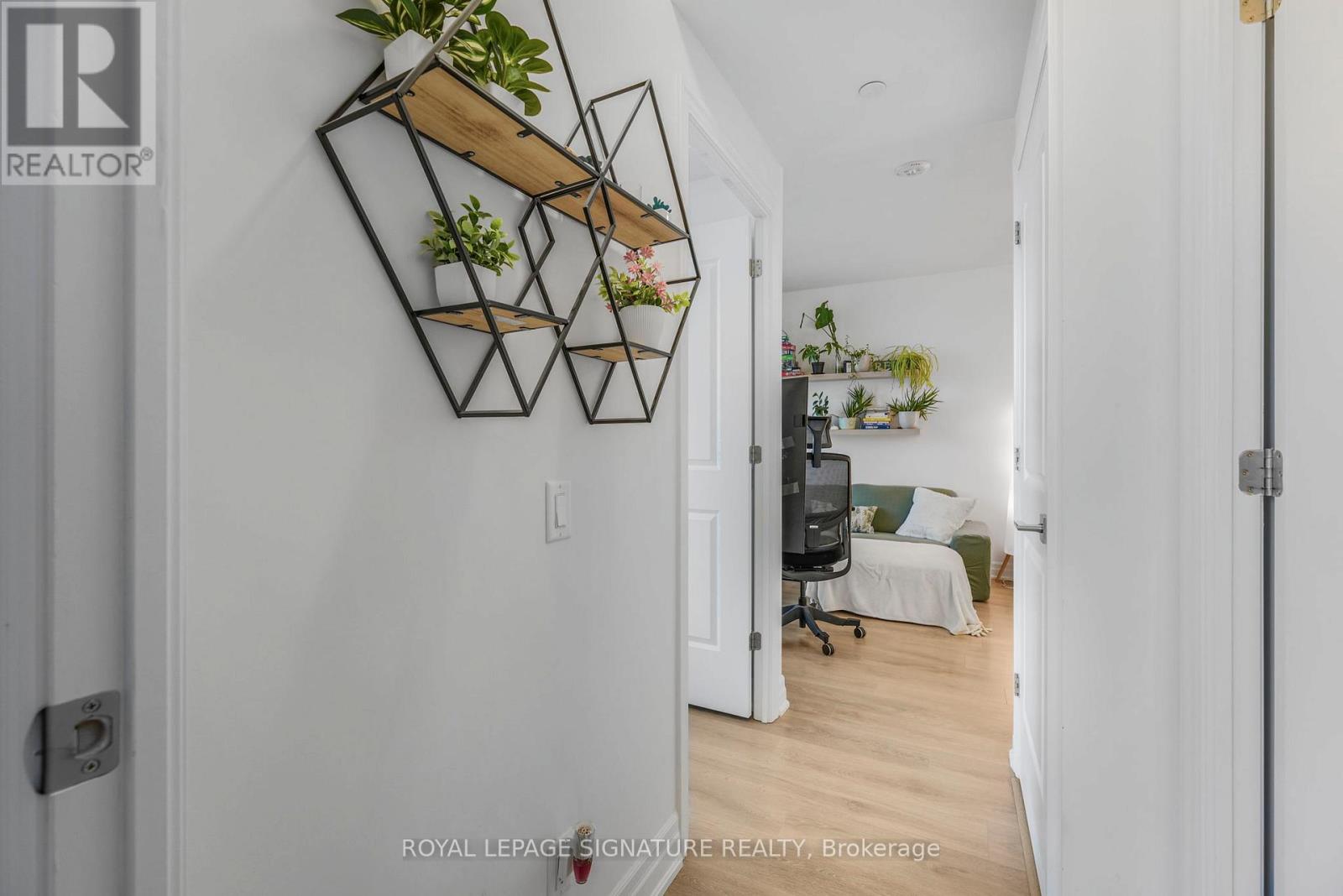 1602 - 36 Elm Drive, Mississauga, Ontario  L5B 0N3 - Photo 23 - W12536734