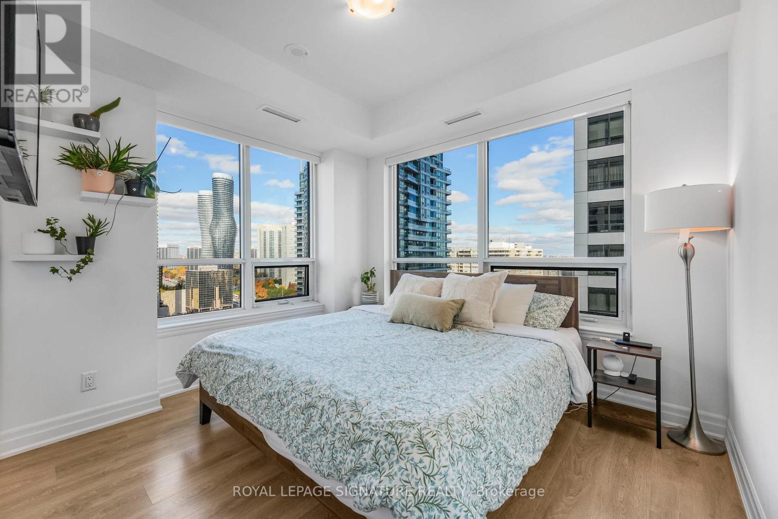 1602 - 36 Elm Drive, Mississauga, Ontario  L5B 0N3 - Photo 24 - W12536734