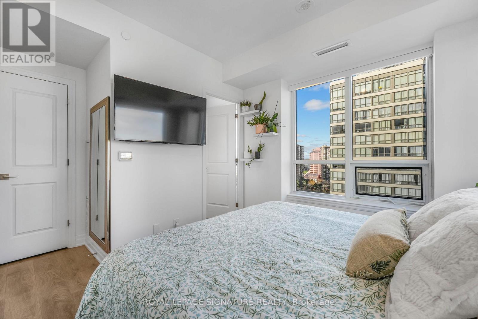 1602 - 36 Elm Drive, Mississauga, Ontario  L5B 0N3 - Photo 26 - W12536734