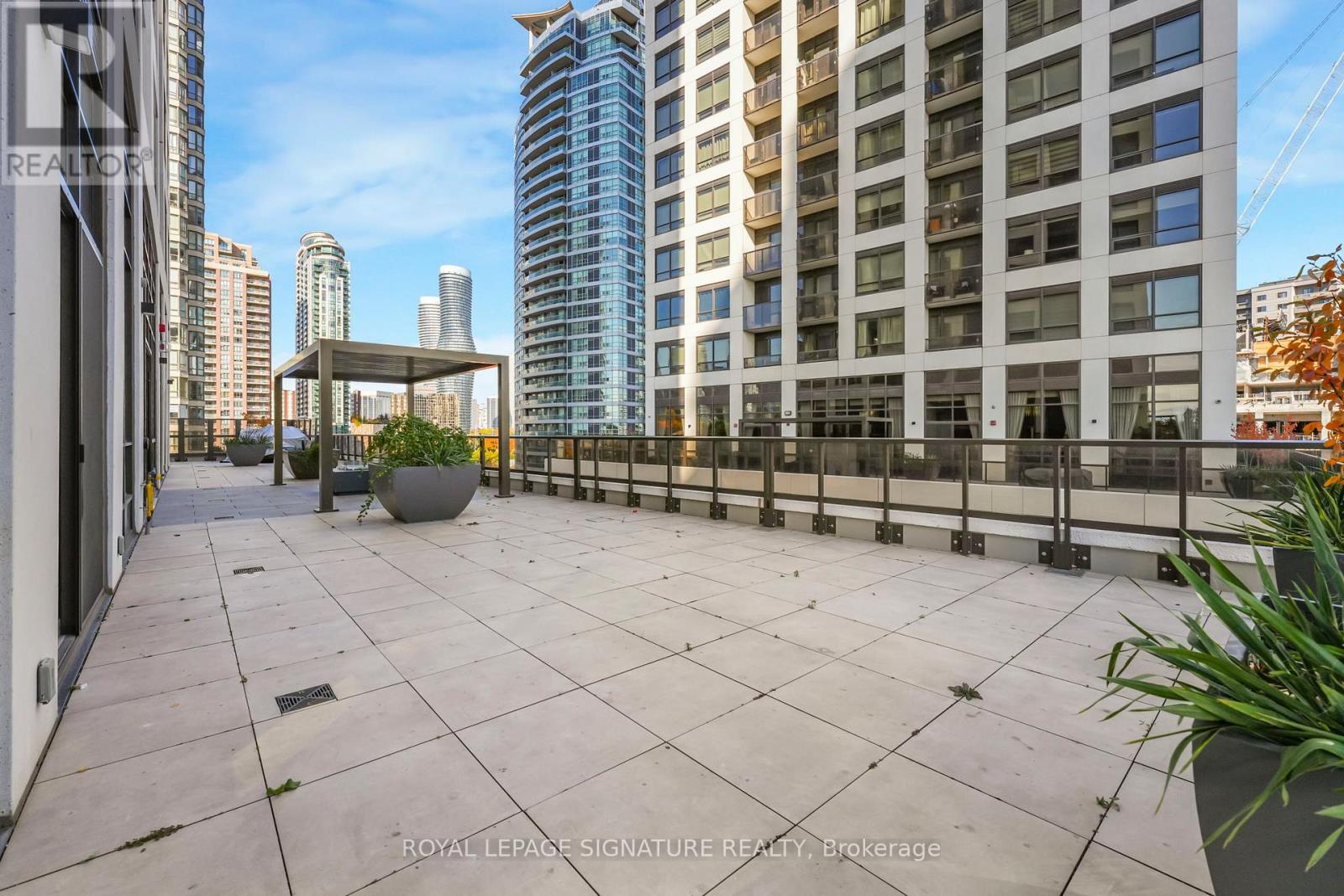 1602 - 36 Elm Drive, Mississauga, Ontario  L5B 0N3 - Photo 42 - W12536734