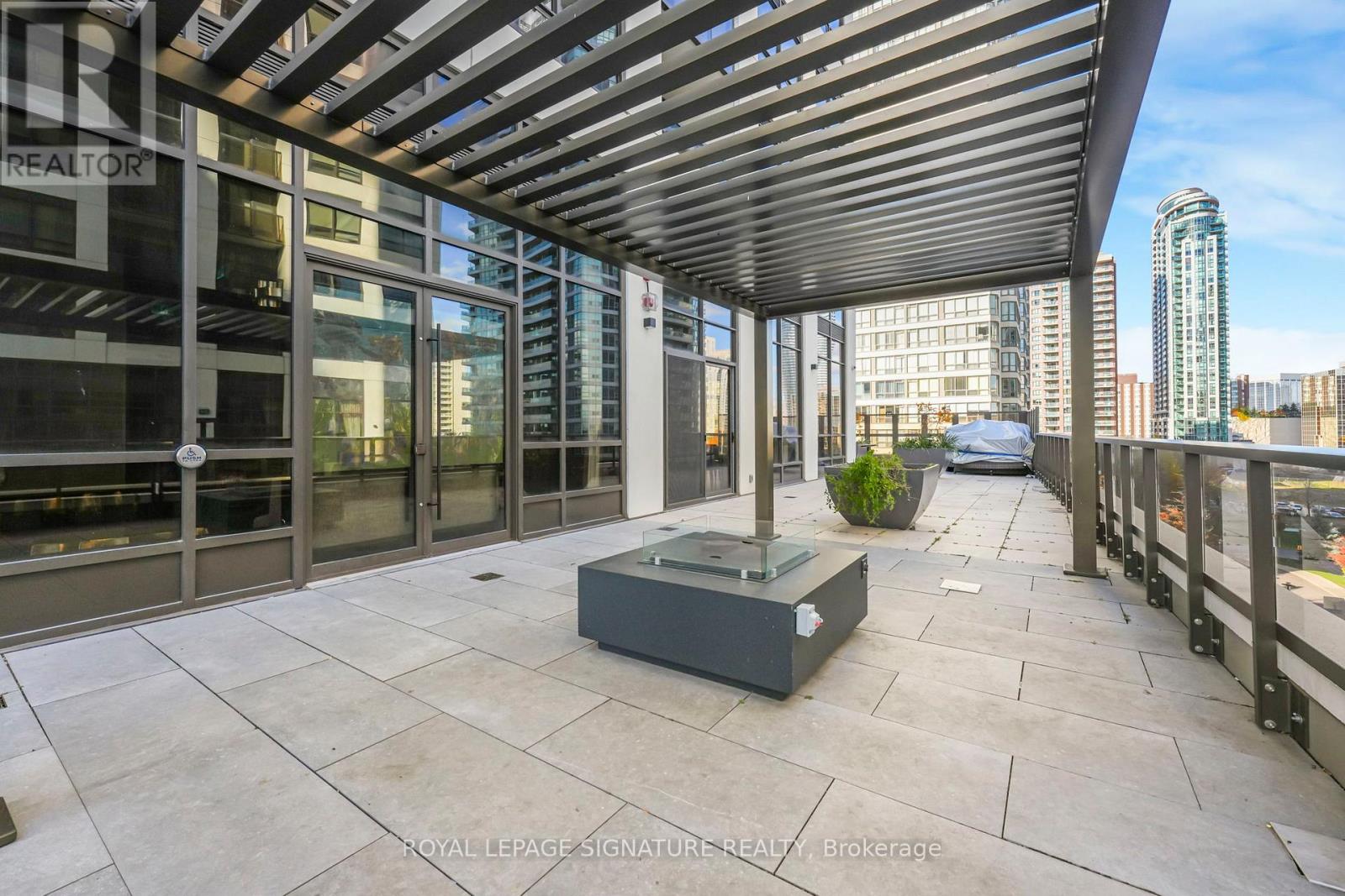 1602 - 36 Elm Drive, Mississauga, Ontario  L5B 0N3 - Photo 43 - W12536734