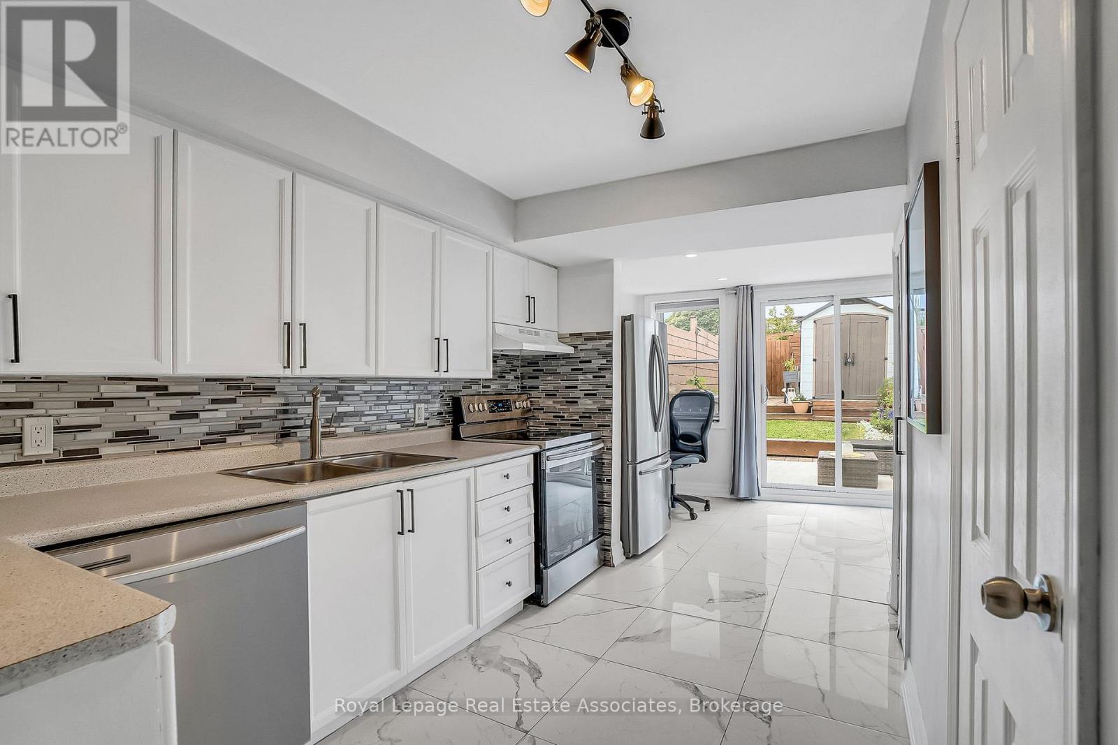 240 Sixth Street, Toronto, Ontario  M8V 3A7 - Photo 13 - W12536742