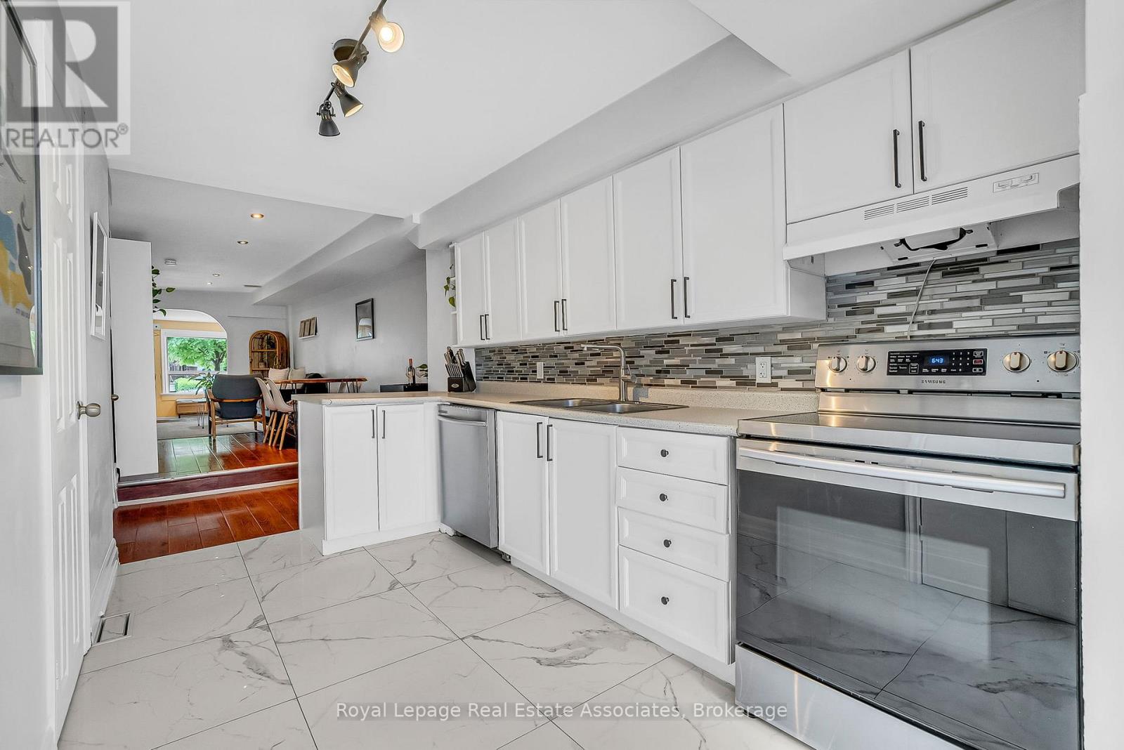 240 Sixth Street, Toronto, Ontario  M8V 3A7 - Photo 14 - W12536742