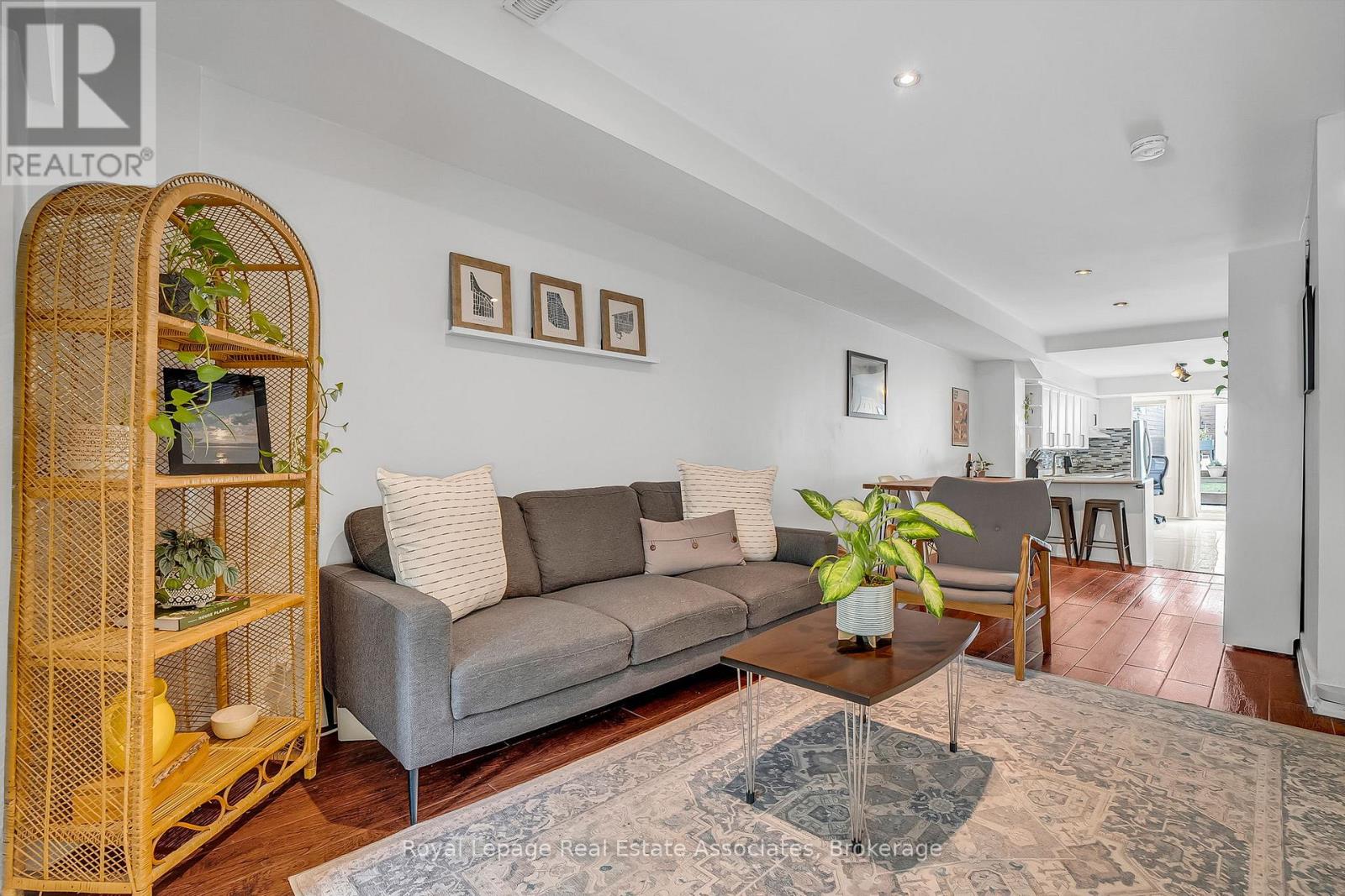 240 Sixth Street, Toronto, Ontario  M8V 3A7 - Photo 4 - W12536742