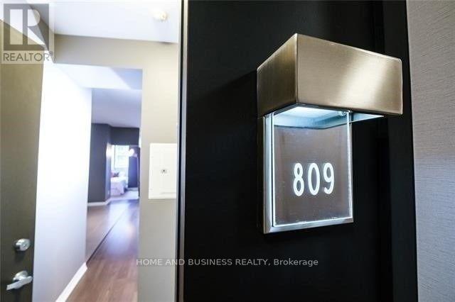 809 - 223 Webb Drive, Mississauga, Ontario  L5B 0E8 - Photo 4 - W12536744