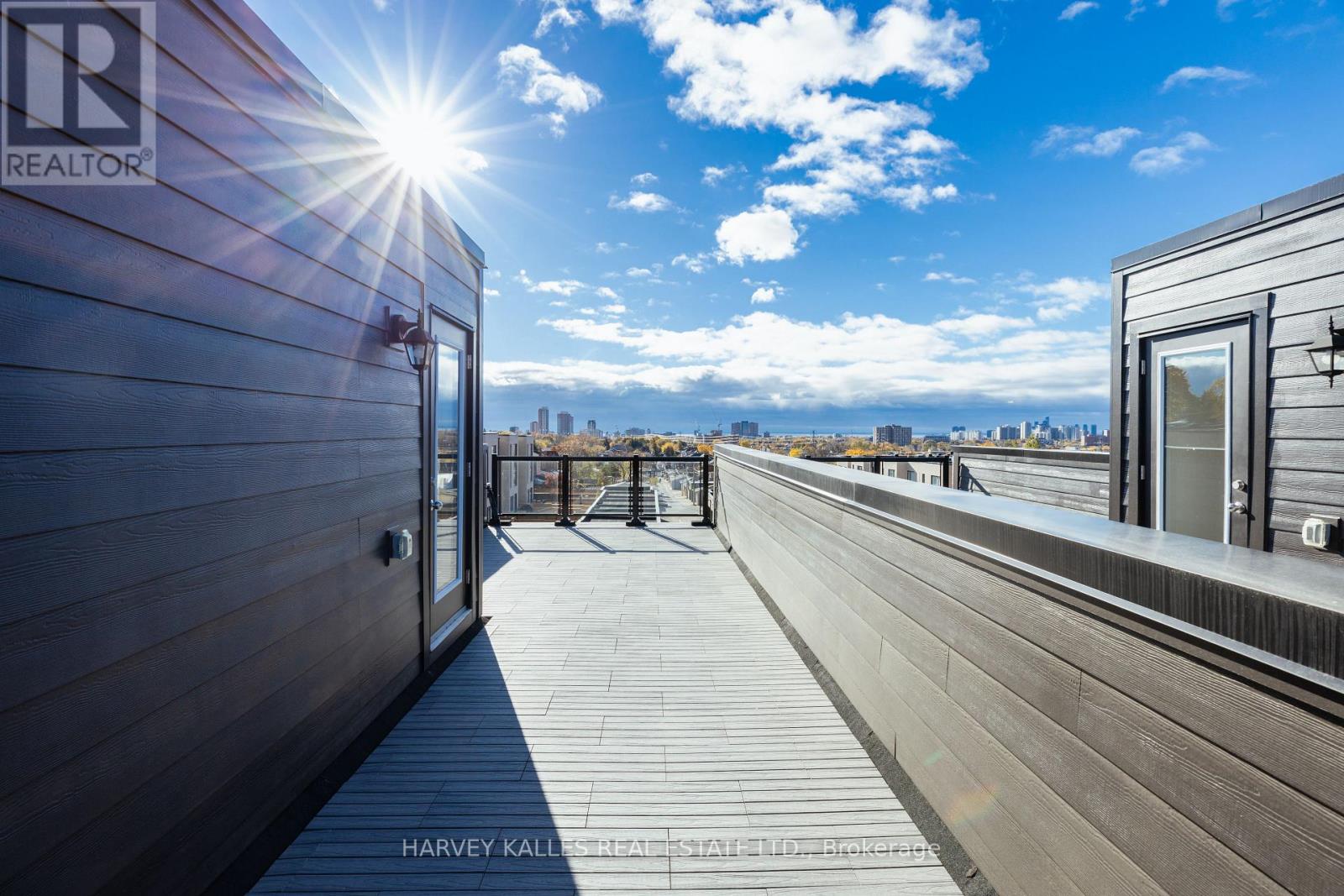 23 Innes Avenue, Toronto, Ontario  M6E 0B2 - Photo 8 - W12536802