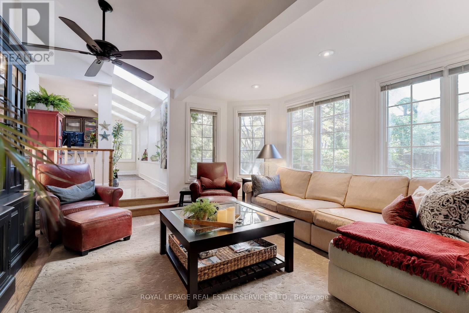 132 Sparling Court, Oakville, Ontario  L6K 2J7 - Photo 18 - W12536808