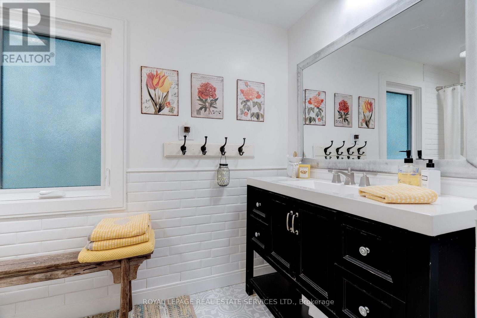 132 Sparling Court, Oakville, Ontario  L6K 2J7 - Photo 24 - W12536808