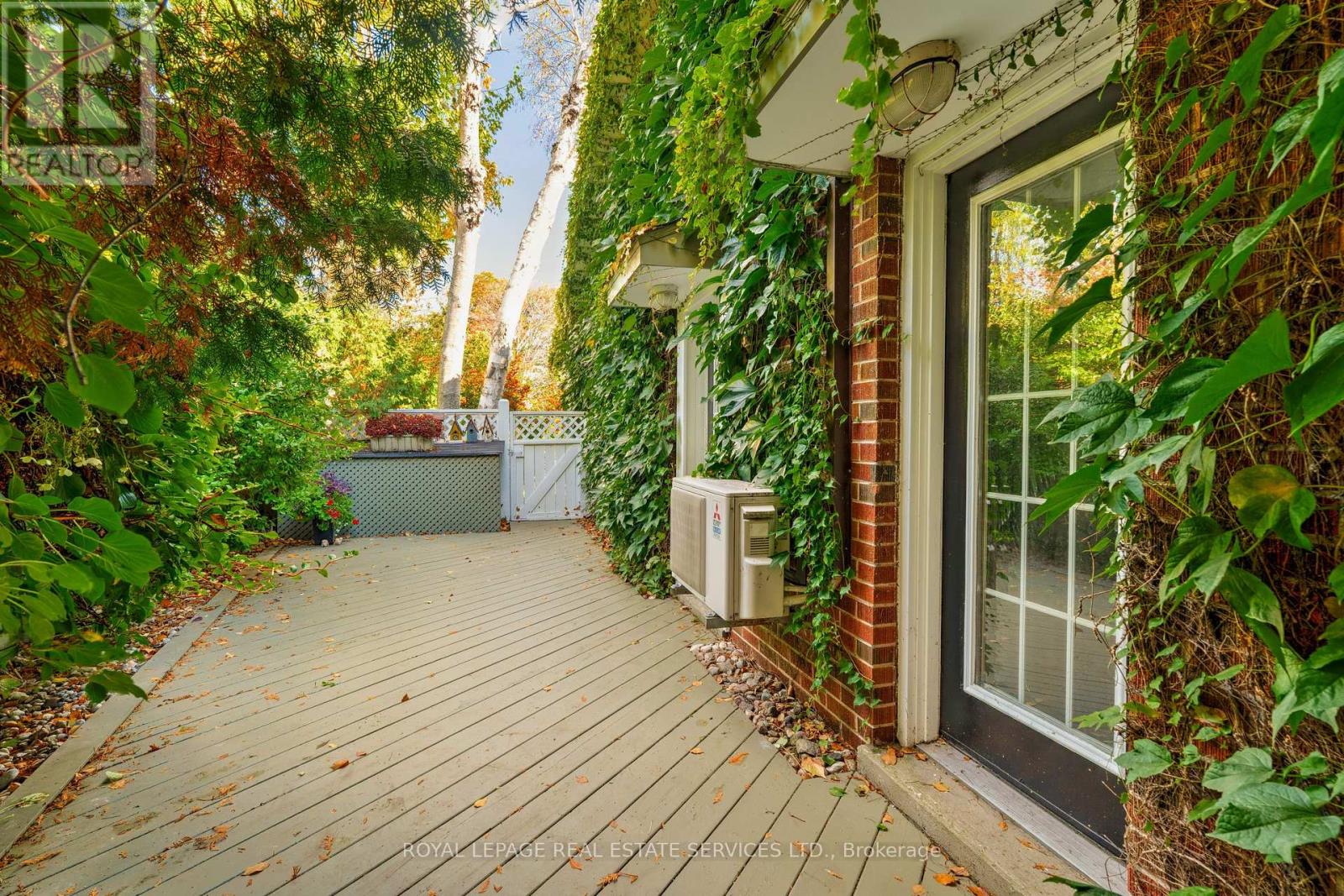 132 Sparling Court, Oakville, Ontario  L6K 2J7 - Photo 47 - W12536808