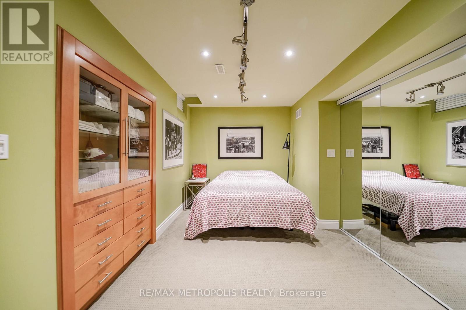 4392 Grassland Crescent, Mississauga, Ontario  L5V 1E2 - Photo 45 - W12536824