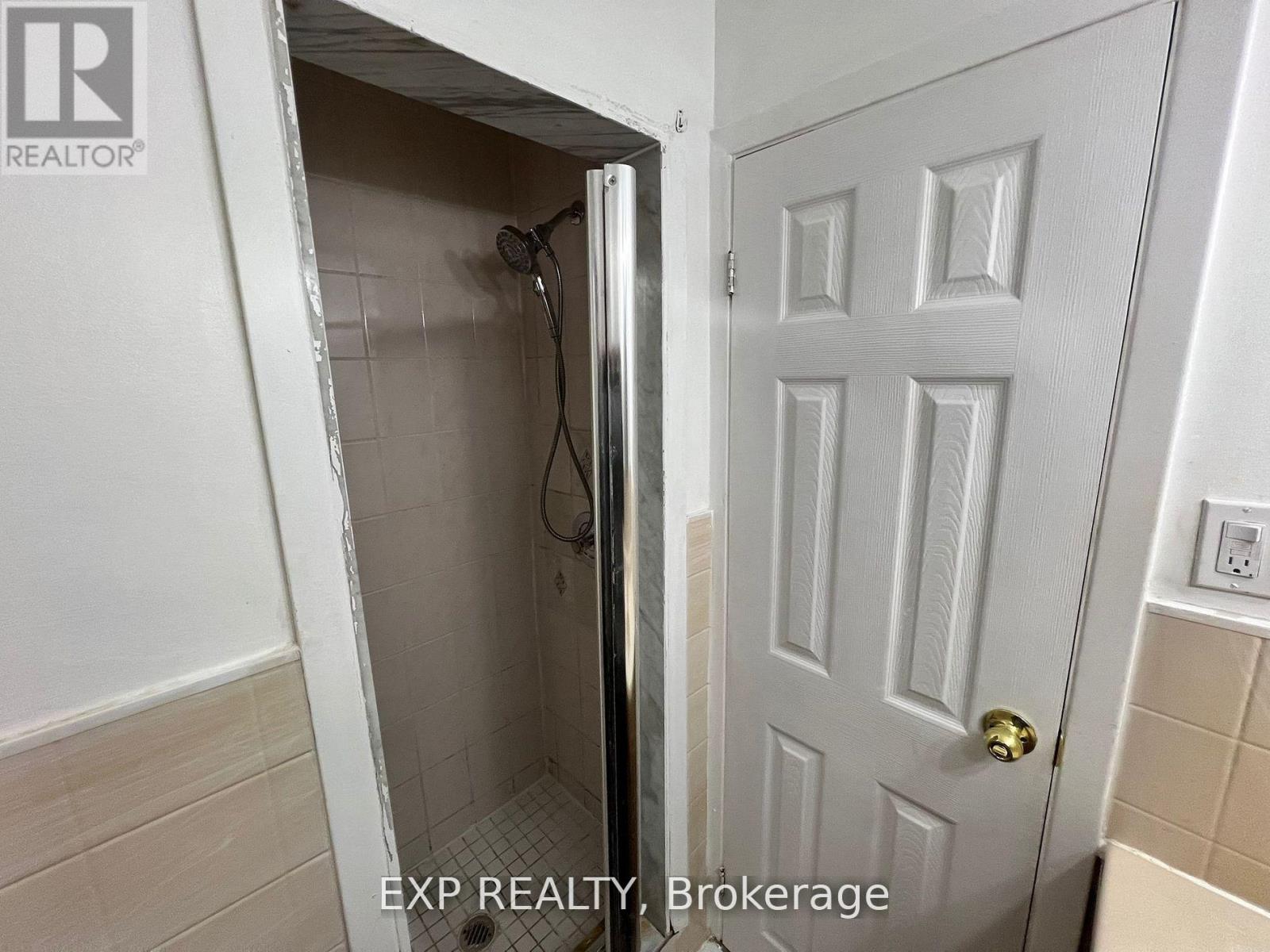 Lower - 39 Frankton Crescent, Toronto, Ontario  M3J 1C2 - Photo 9 - W12536838