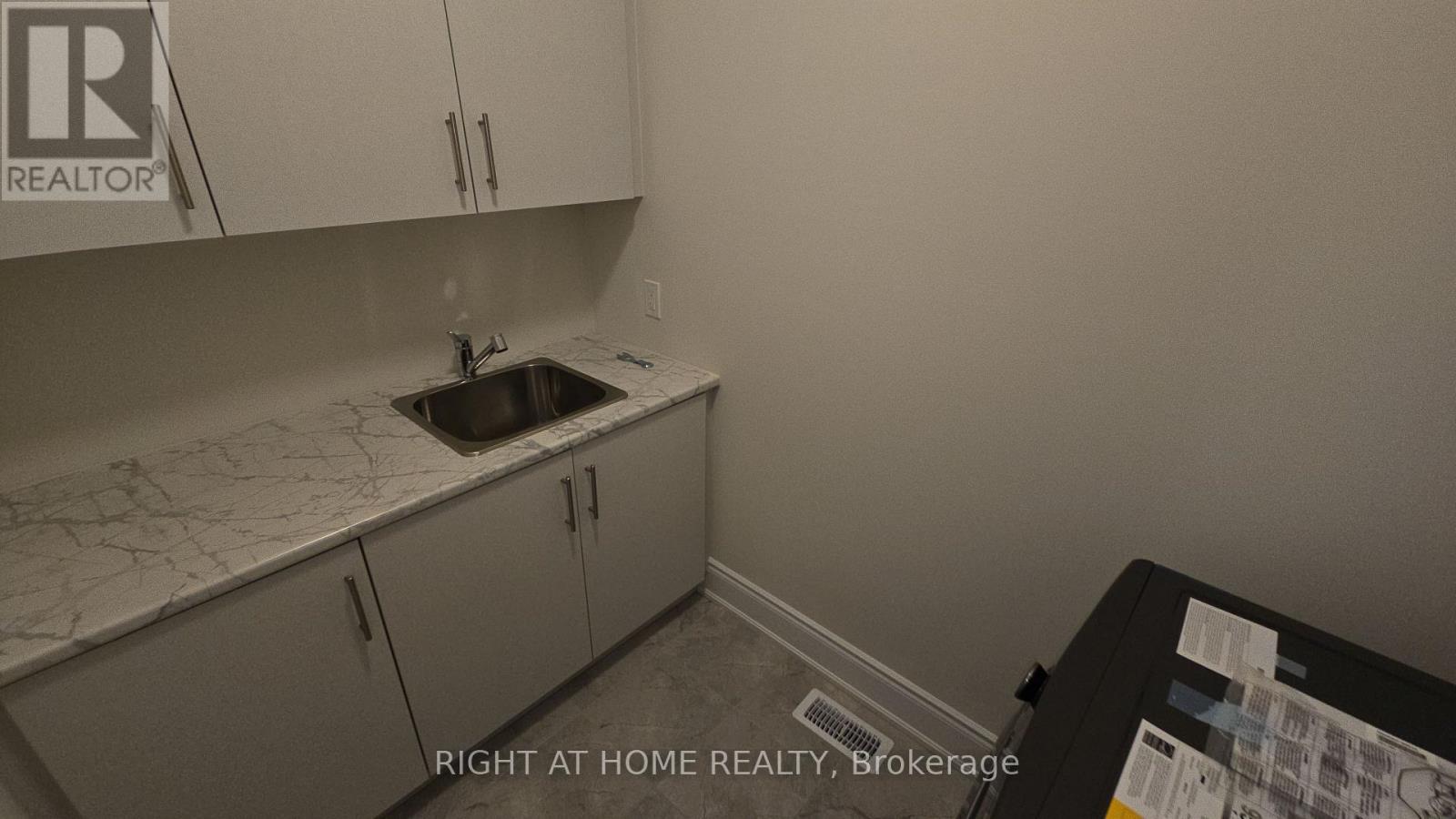 1338 Loon Lane, Oakville, Ontario  L6H 7Z8 - Photo 25 - W12536856