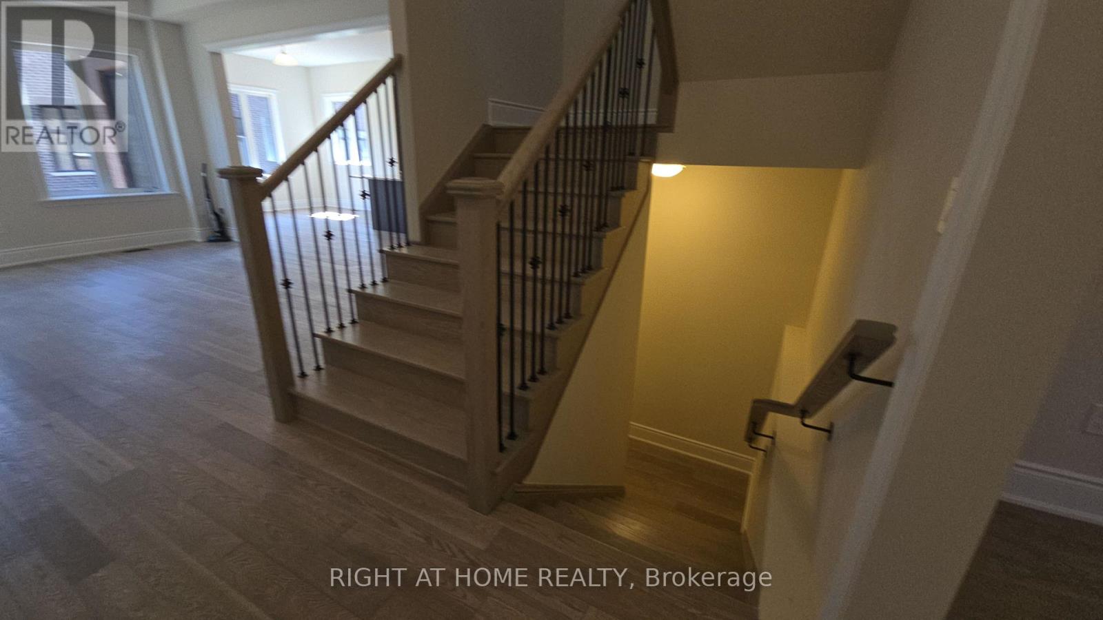 1338 Loon Lane, Oakville, Ontario  L6H 7Z8 - Photo 9 - W12536856