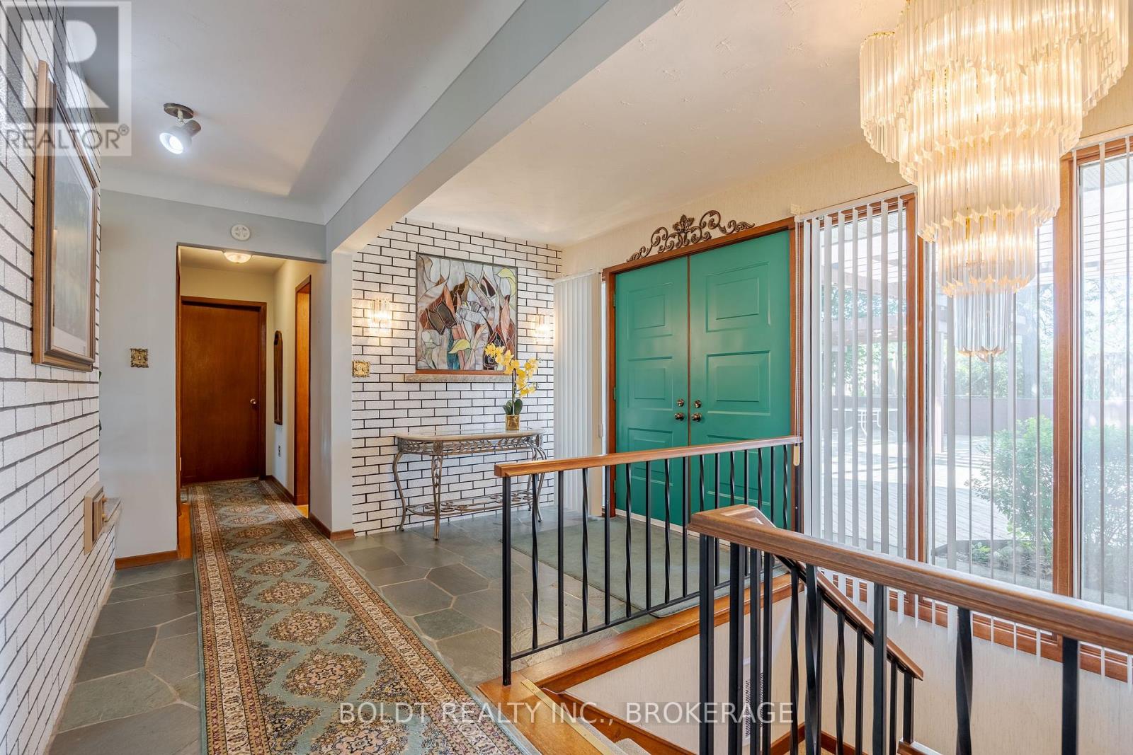 2010 Hansler Street, Pelham, Ontario L0S 1M0 - Photo 12 - X12536914