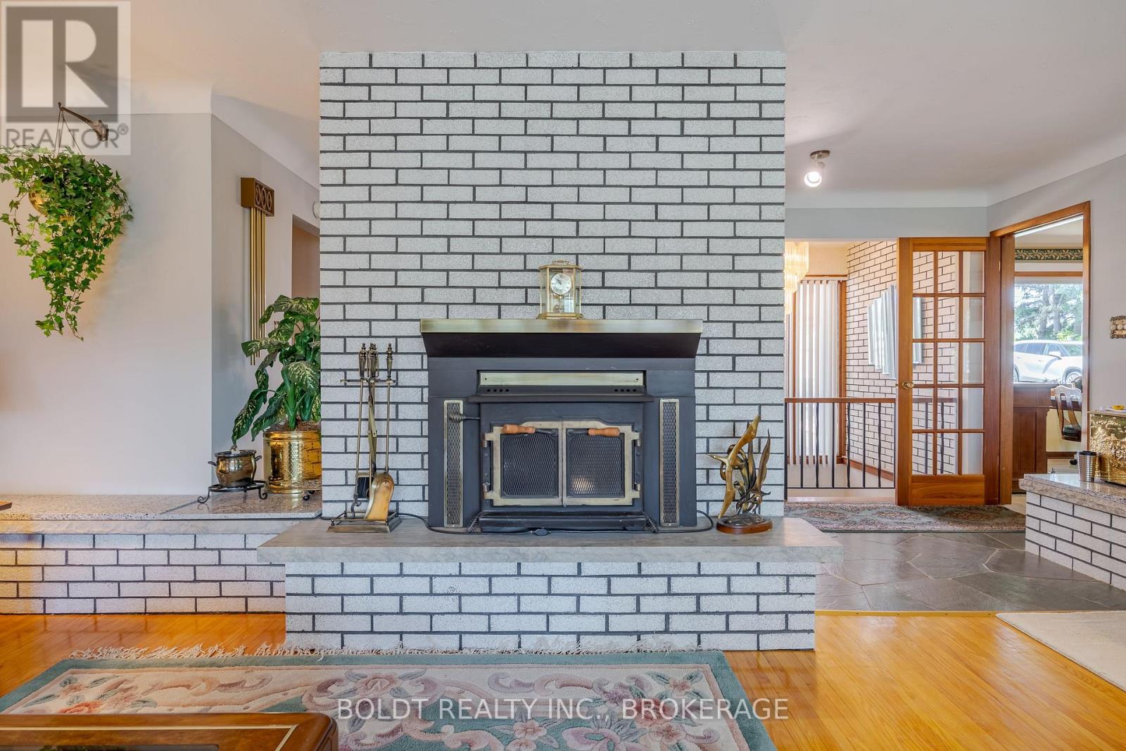 2010 Hansler Street, Pelham, Ontario L0S 1M0 - Photo 13 - X12536914