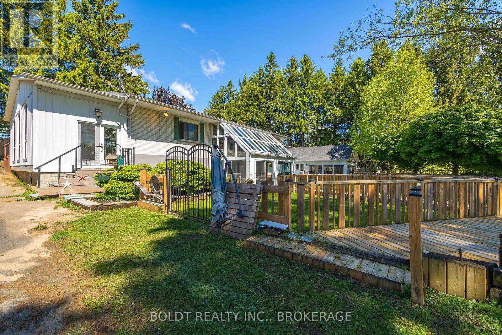 2010 Hansler Street, Pelham, Ontario L0S 1M0 - Photo 42 - X12536914