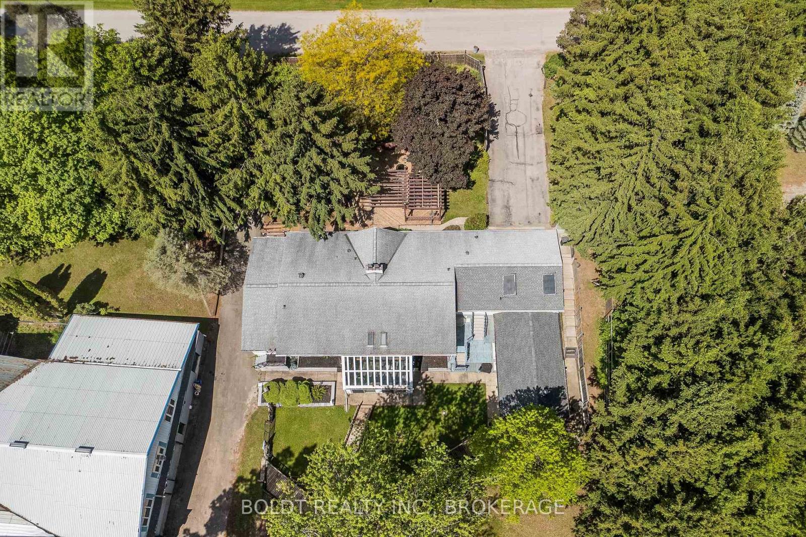 2010 Hansler Street, Pelham, Ontario L0S 1M0 - Photo 50 - X12536914