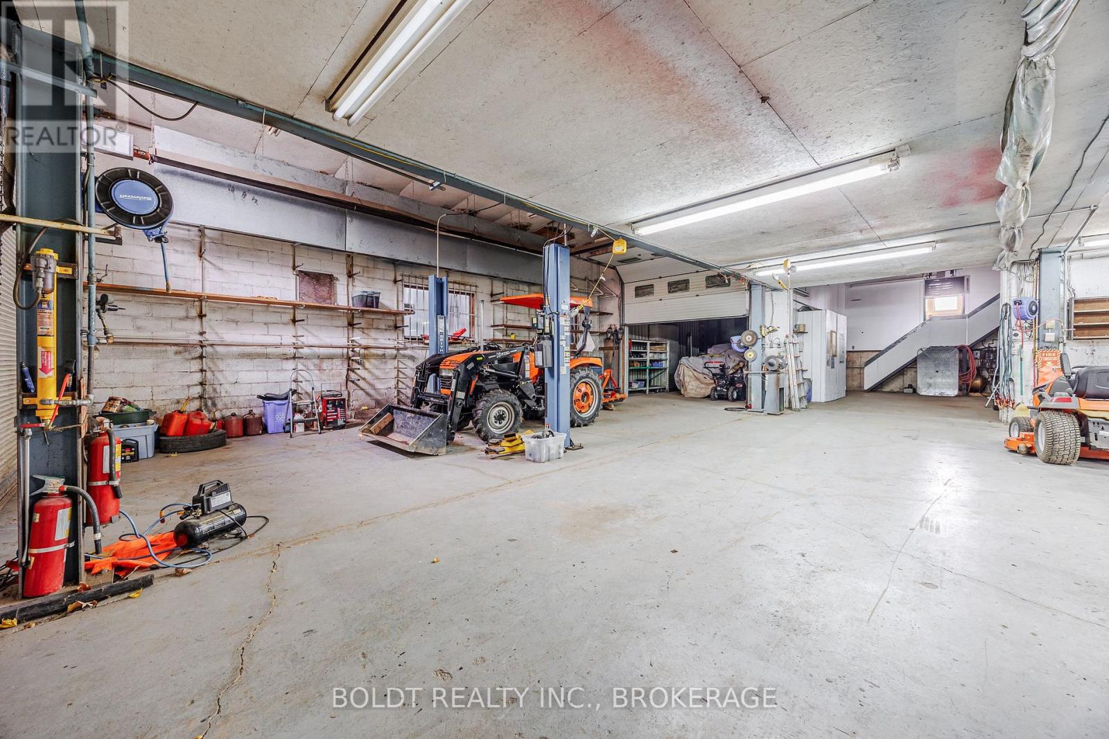 2010 Hansler Street, Pelham, Ontario L0S 1M0 - Photo 6 - X12536914