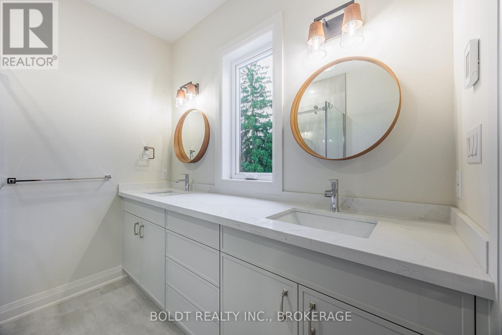 1051 Pelham Street, Pelham, Ontario  L3C 3E4 - Photo 15 - X12537040