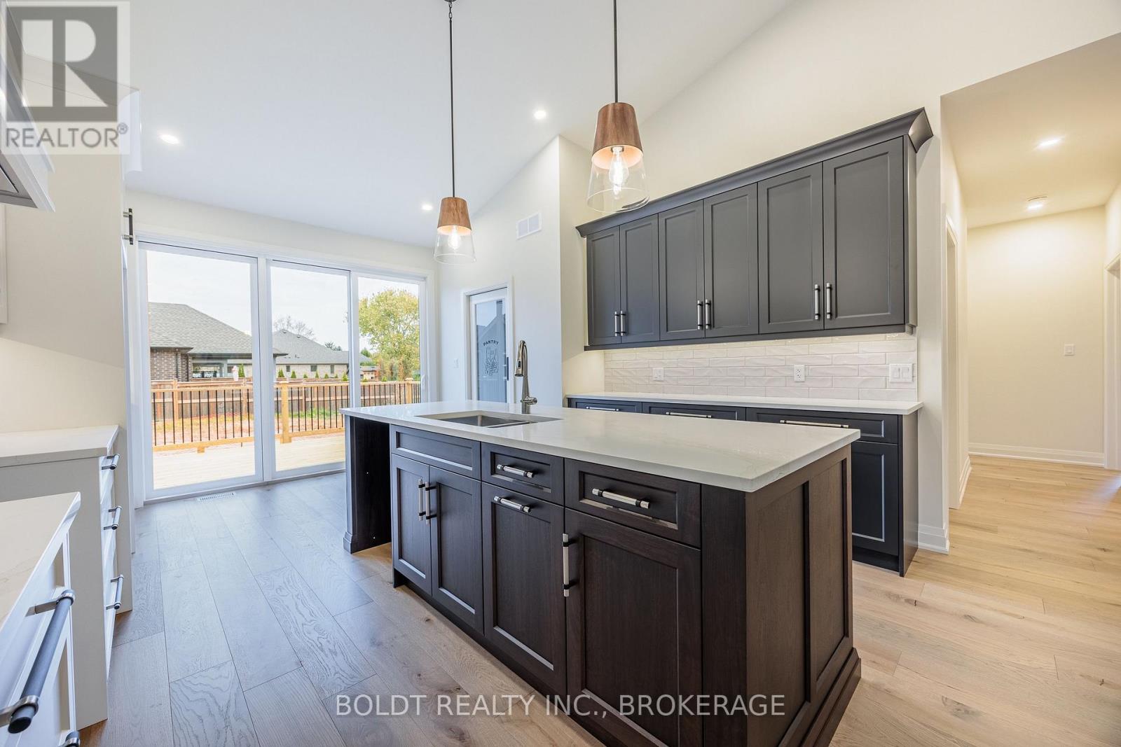 1051 Pelham Street, Pelham, Ontario  L3C 3E4 - Photo 3 - X12537040