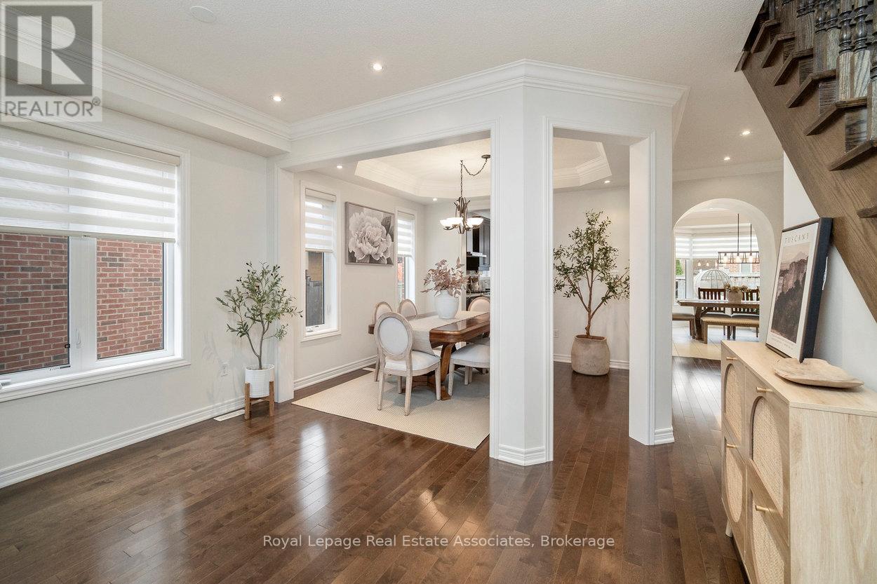 30 Danfield Court, Brampton, Ontario  L6Y 2X9 - Photo 7 - W12523516