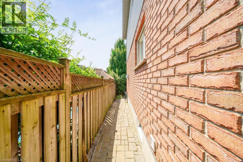 12 Valridge Court, Ancaster, Ontario  L9G 4Y5 - Photo 38 - 40749149