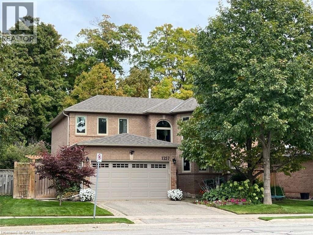 1257 MCCRANEY Street E, Oakville, Ontario